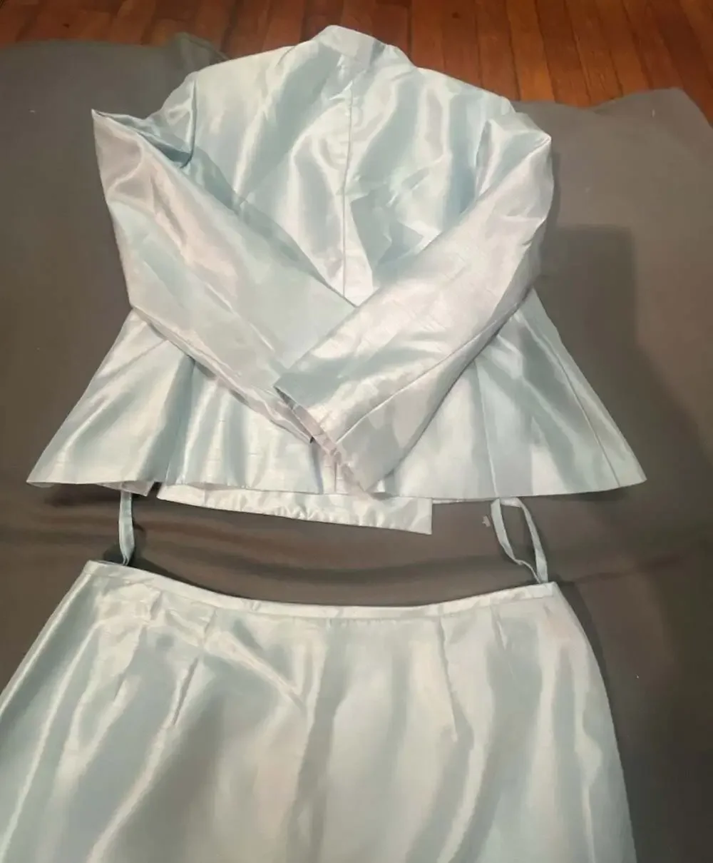 Jones Wear Suit Size 10P Light Blue Skirt Set Jacket Polyester